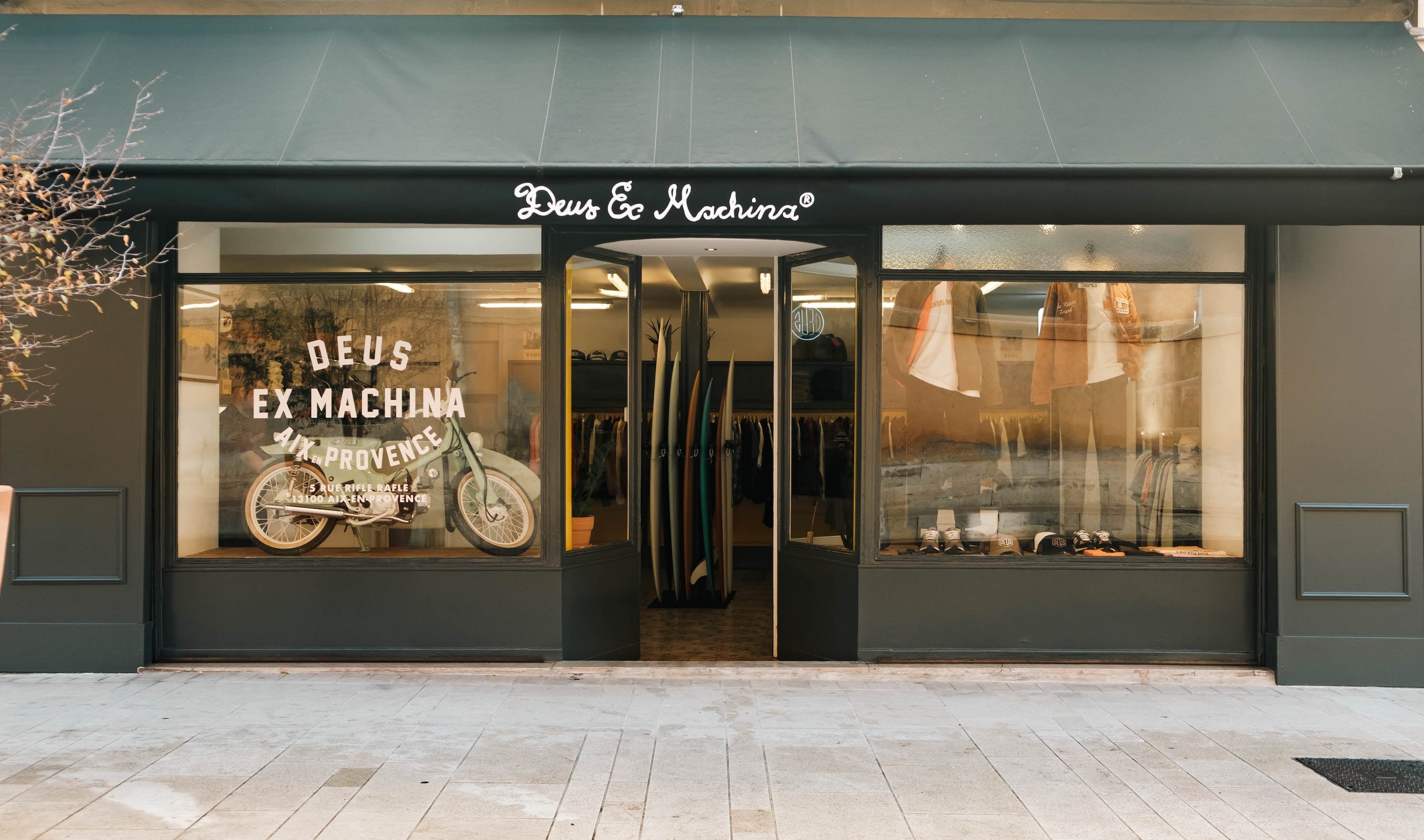 Store - Aix-en-Provence – (UK) Deus Ex Machina