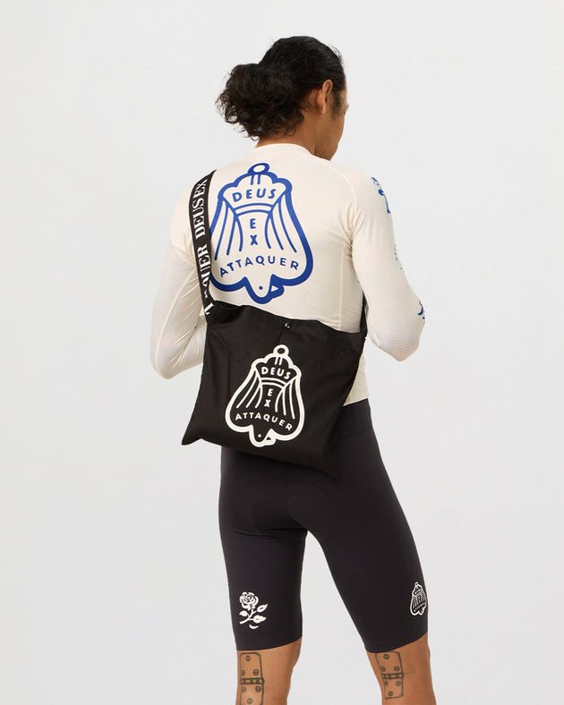 atq-deus-knocker-musette-black|Model