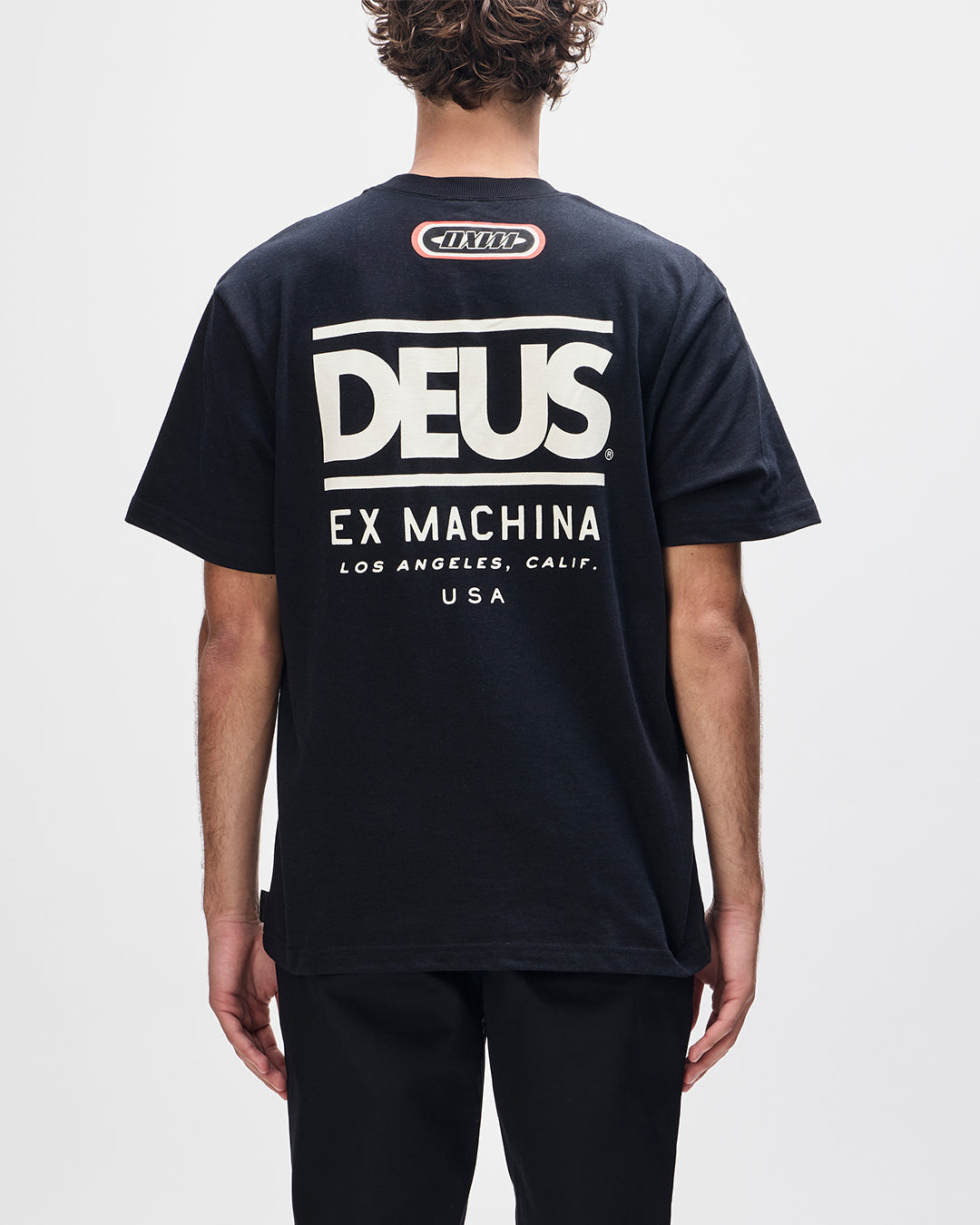 holeshot-team-tee-black|Model