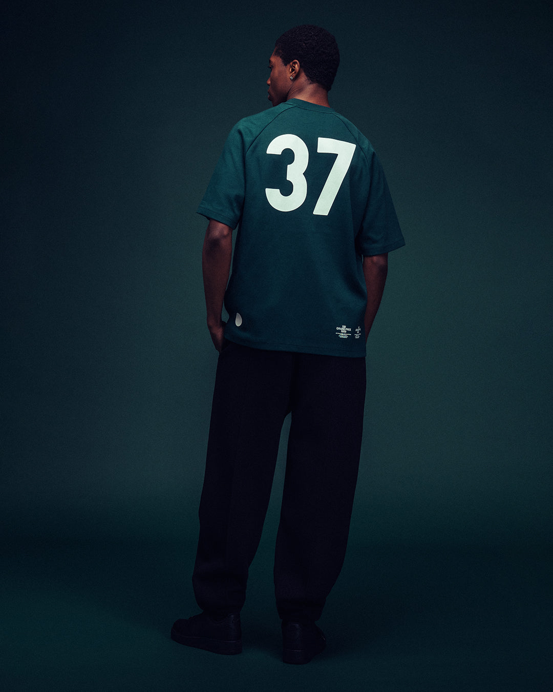 no-twenty-four-tee-race-green|Model