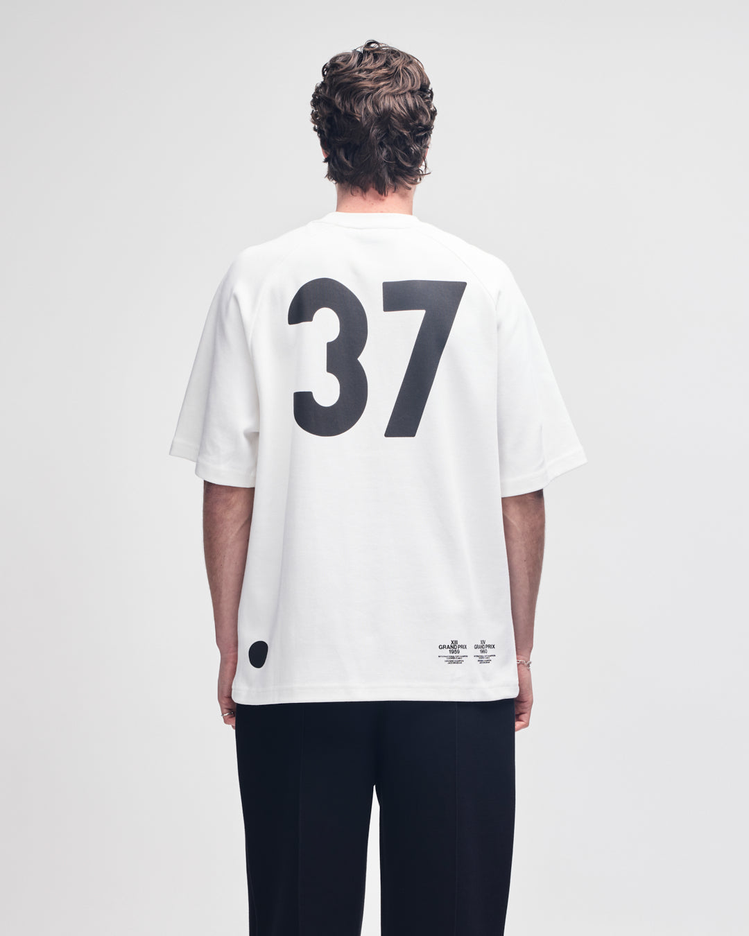no-thirty-seven-tee-vintage-white|Model