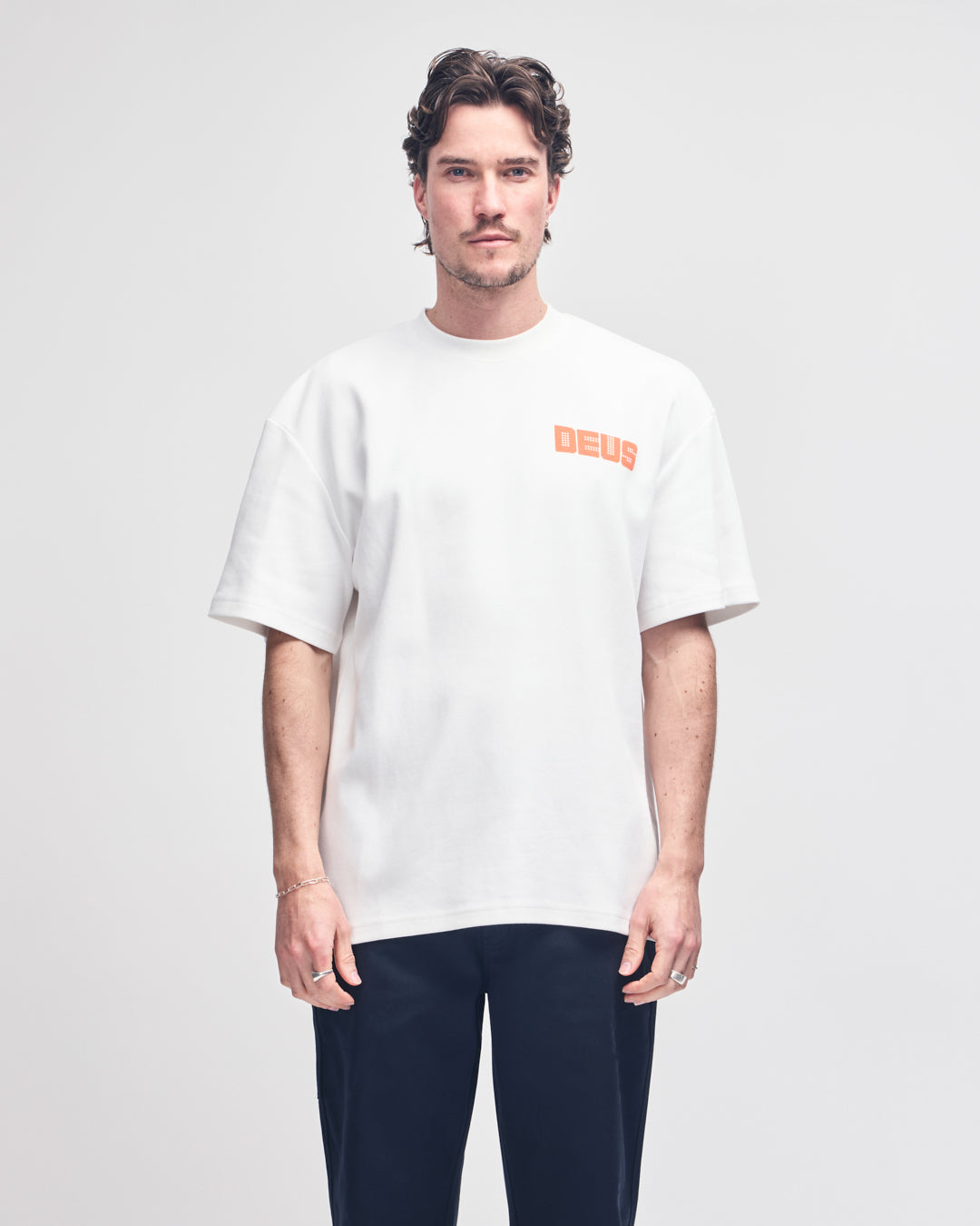 grand-prix-tee-vintage-white|Model