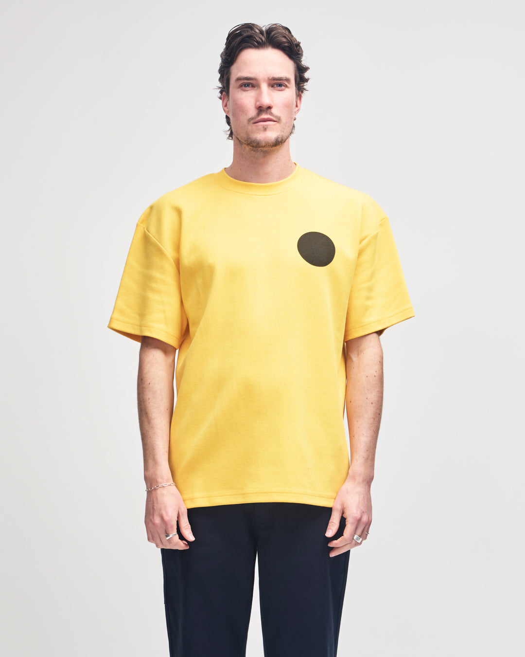 munich-address-tee-spectra-yellow|Model