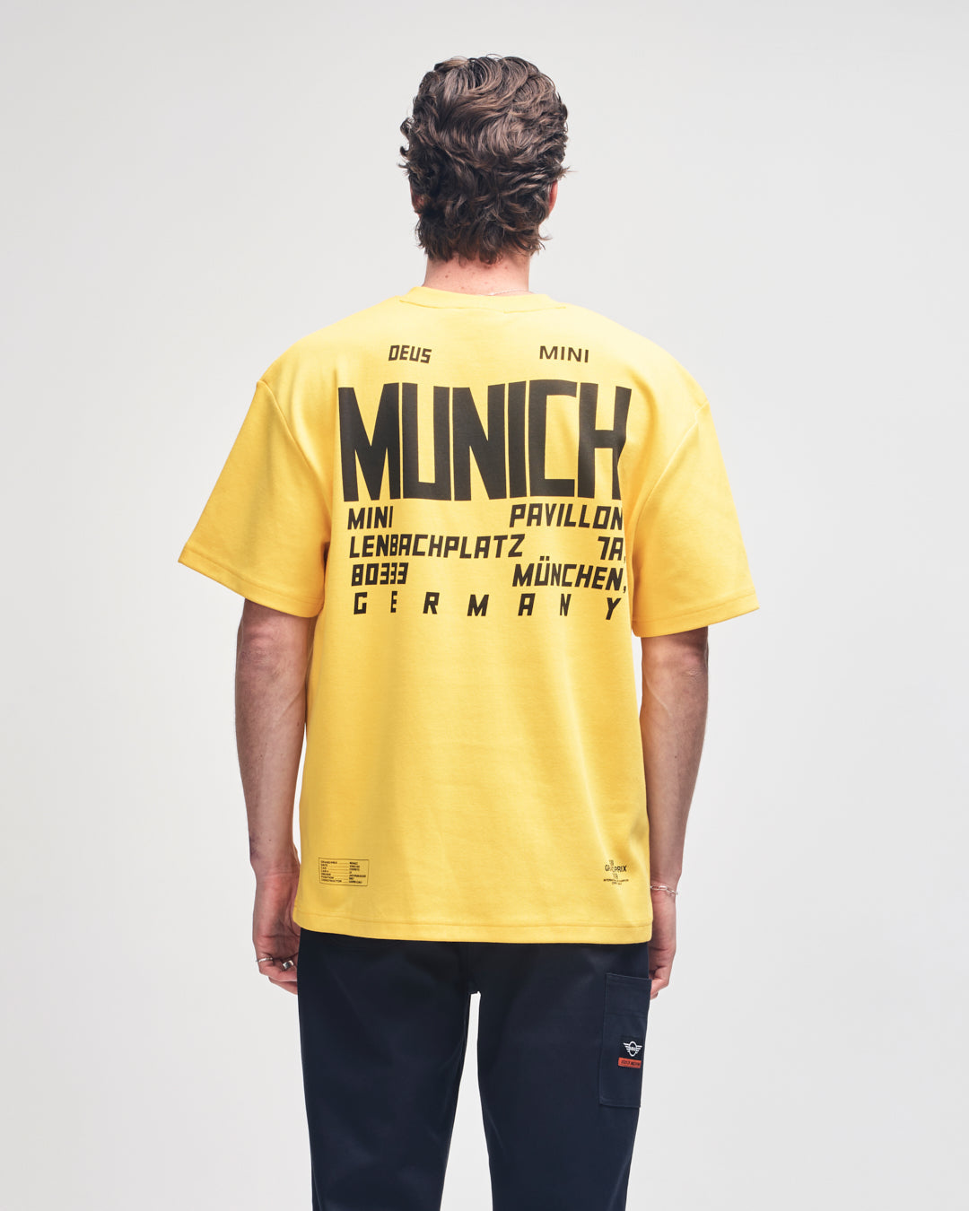 munich-address-tee-spectra-yellow|Model