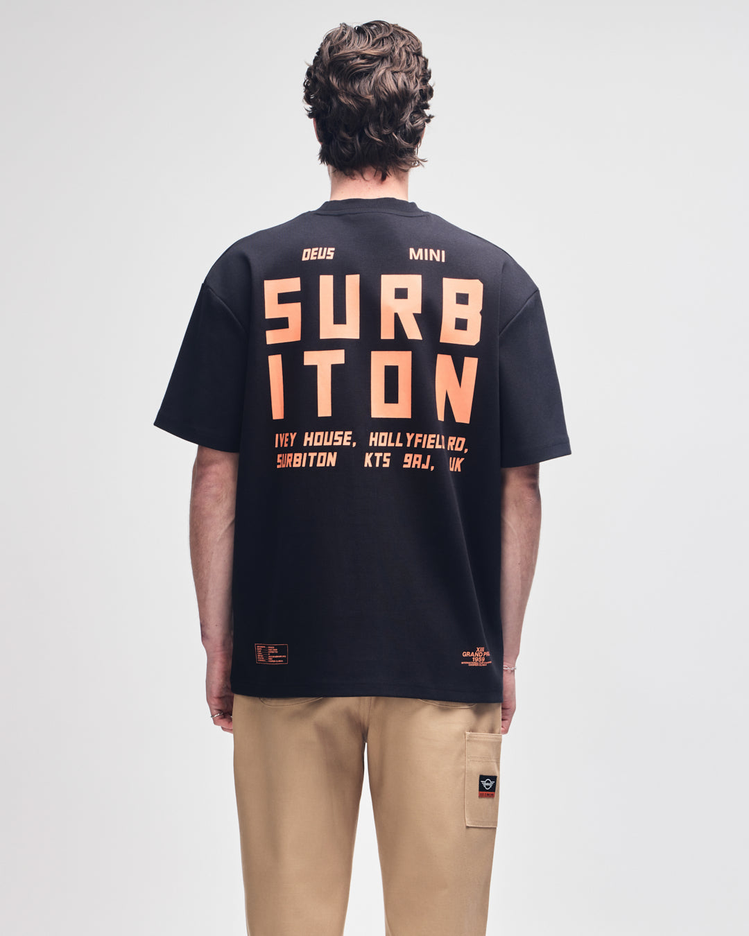 surbiton-address-tee-black|Model