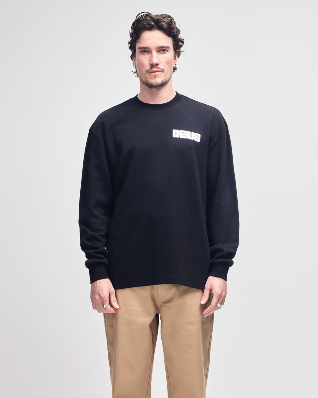 be-first-ls-tee-black|Model