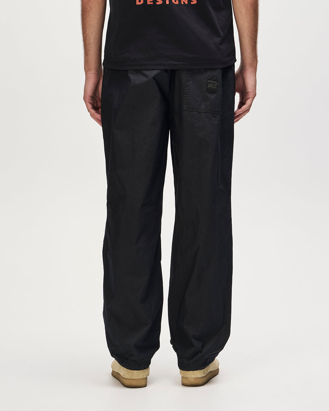 remi-parachute-pant-black-1|Model