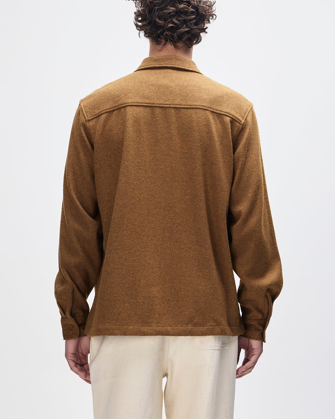 clayton-wool-shirt-bronze-brown|Model