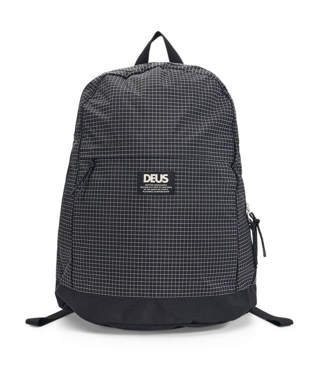 monterey-day-pack-black|Model