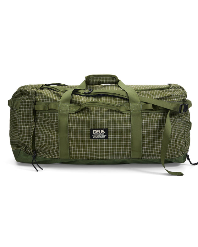 peyton-duffle-pine-green|Model