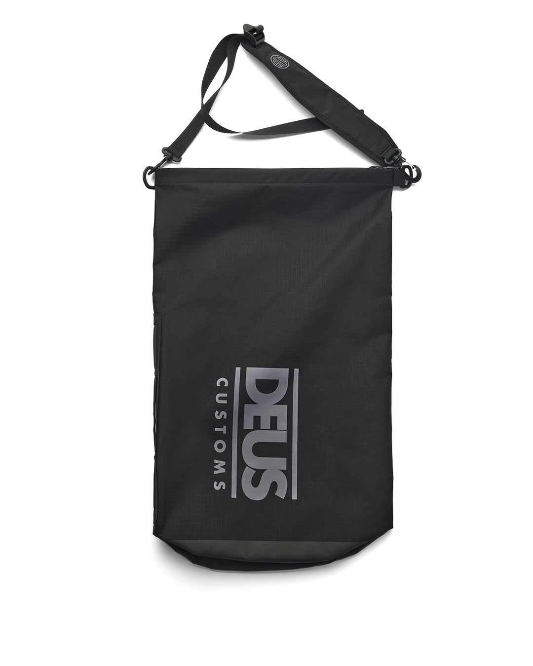 escapade-stash-pack-black|Model
