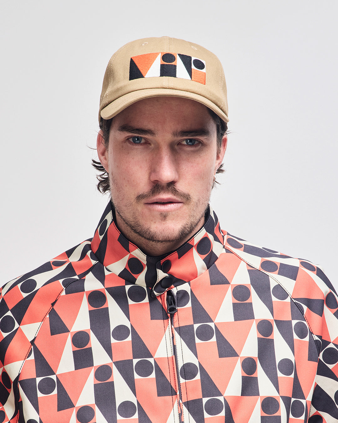 mini-mosaic-cap-tan|Model