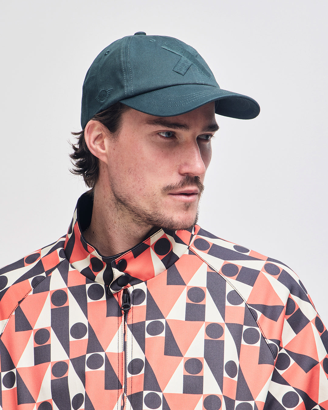 mini-insignia-cap-race-green|Model