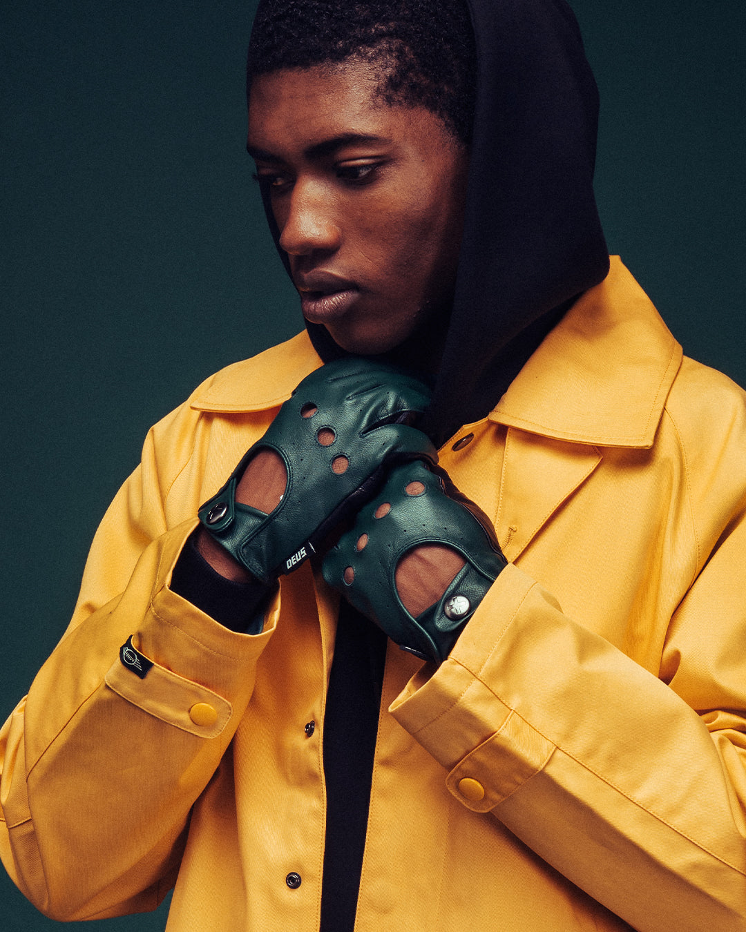 mini-cc-gloves-race-green|Model