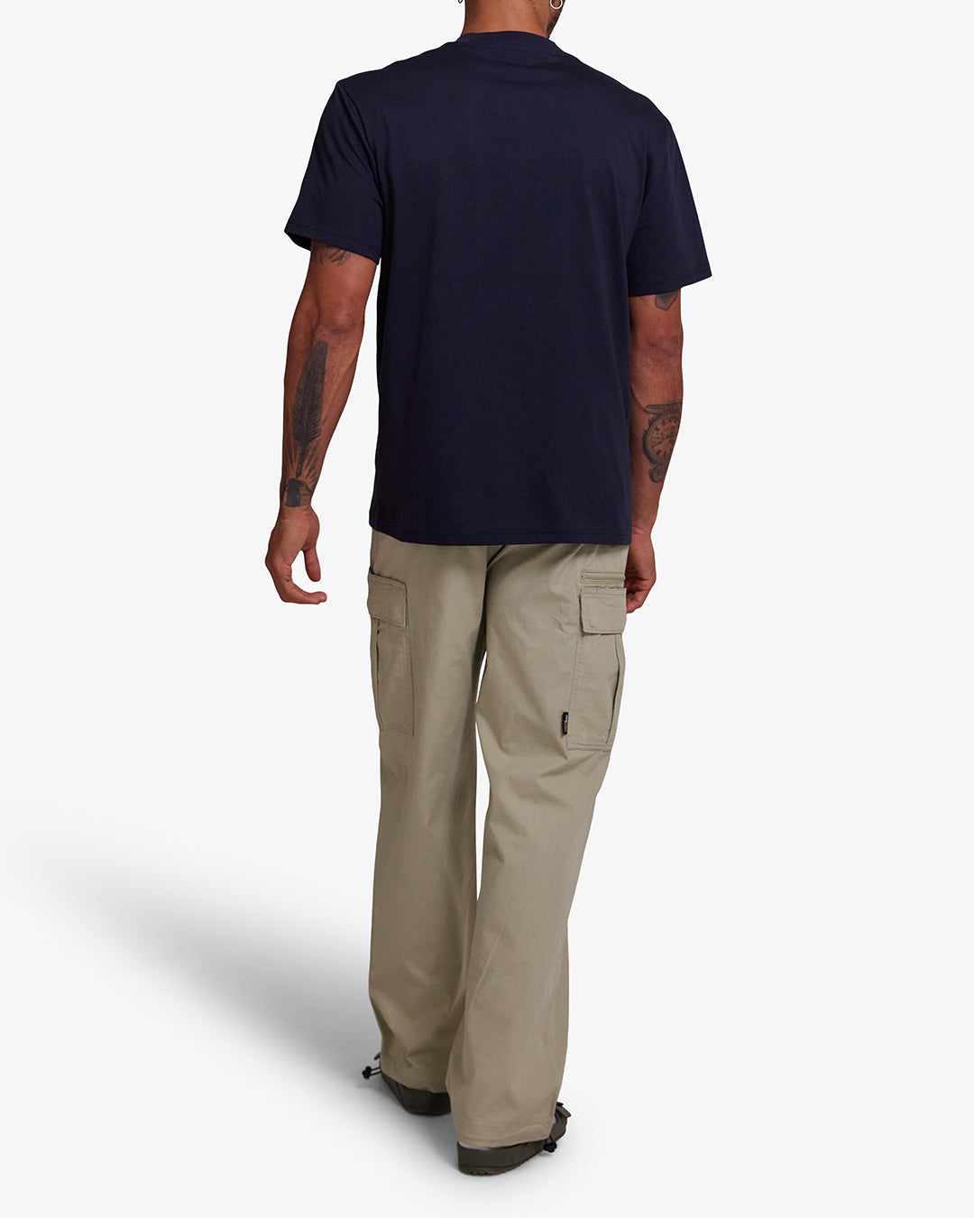 Take Off Pocket Tee - Black|Model