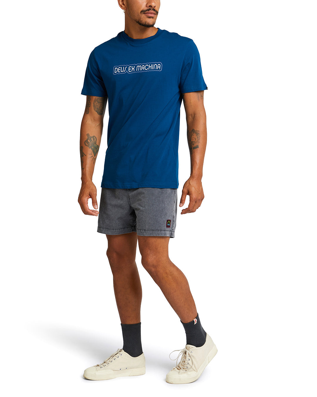 Pots Tee - Blue Opal|Model