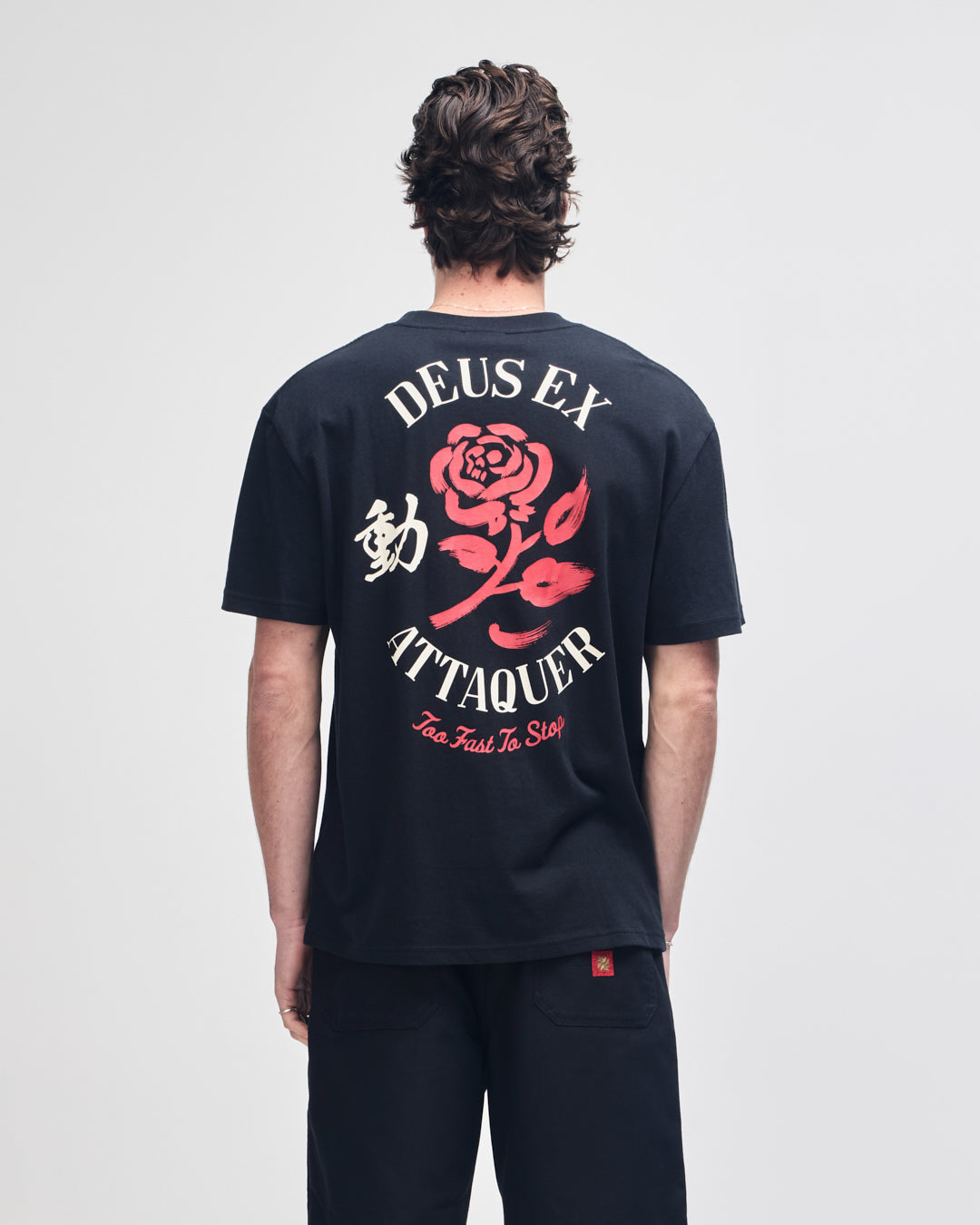 sneak-attaq-tee-black|Model
