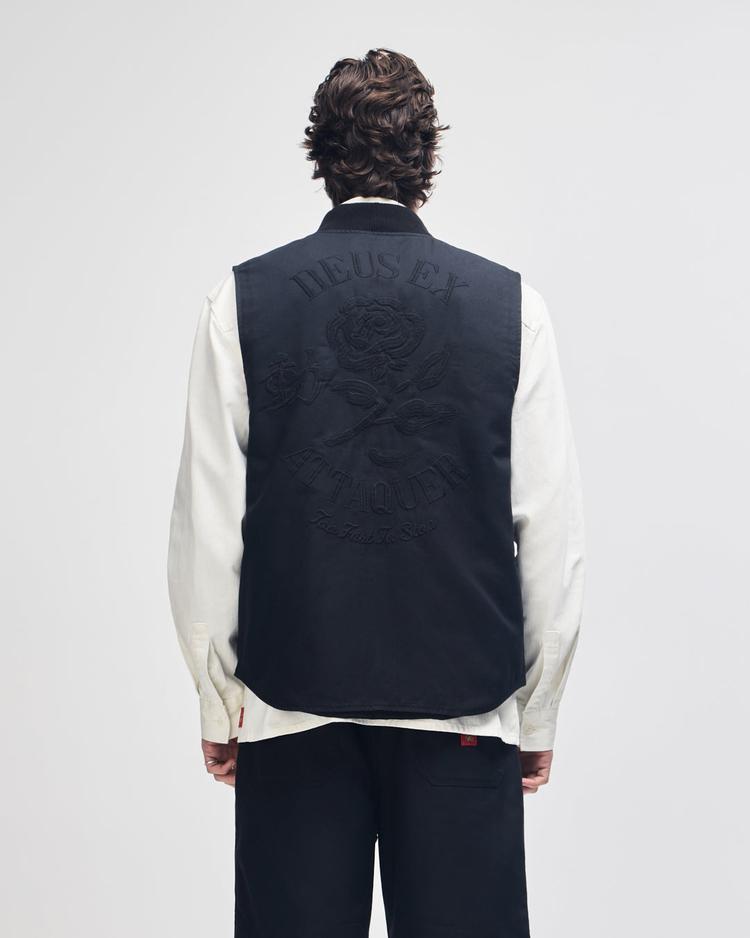 attaq-modify-vest-black|Model
