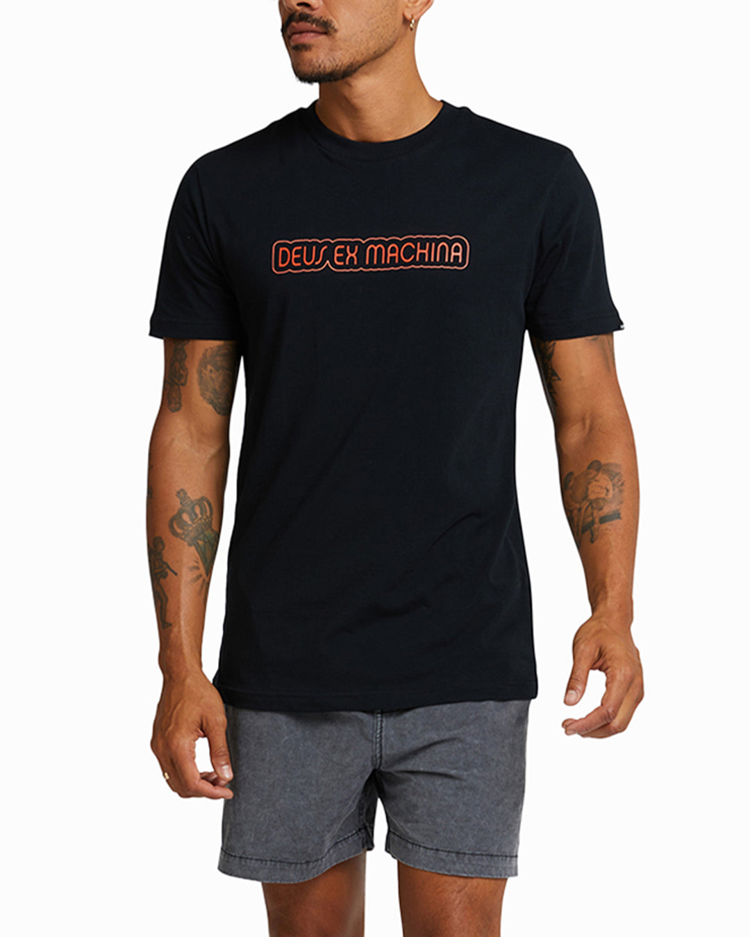 Pots Tee - Black|Model