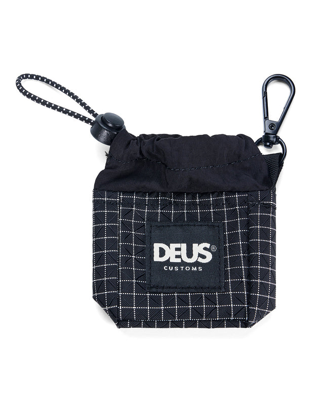 D261MBG586-PodsCase-Black|Flatlay