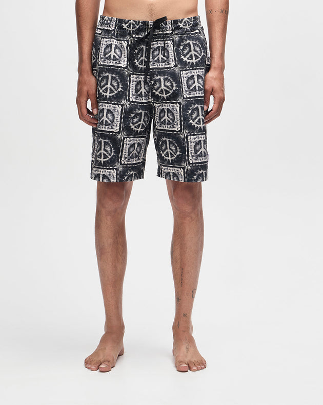 D261MBS570-SolarhotSwimShort-Mono|Model