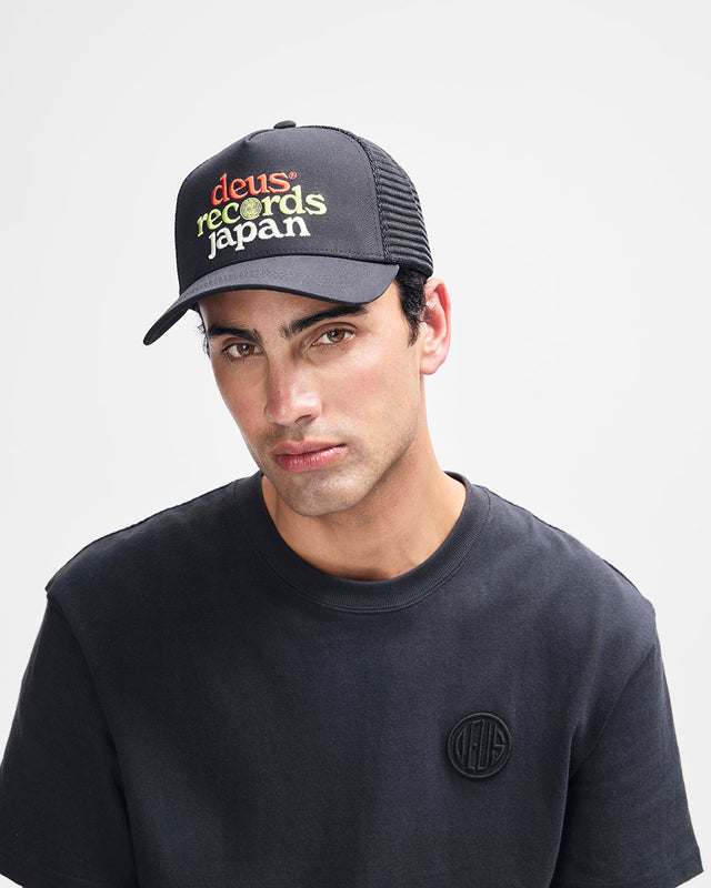 Strata Trucker