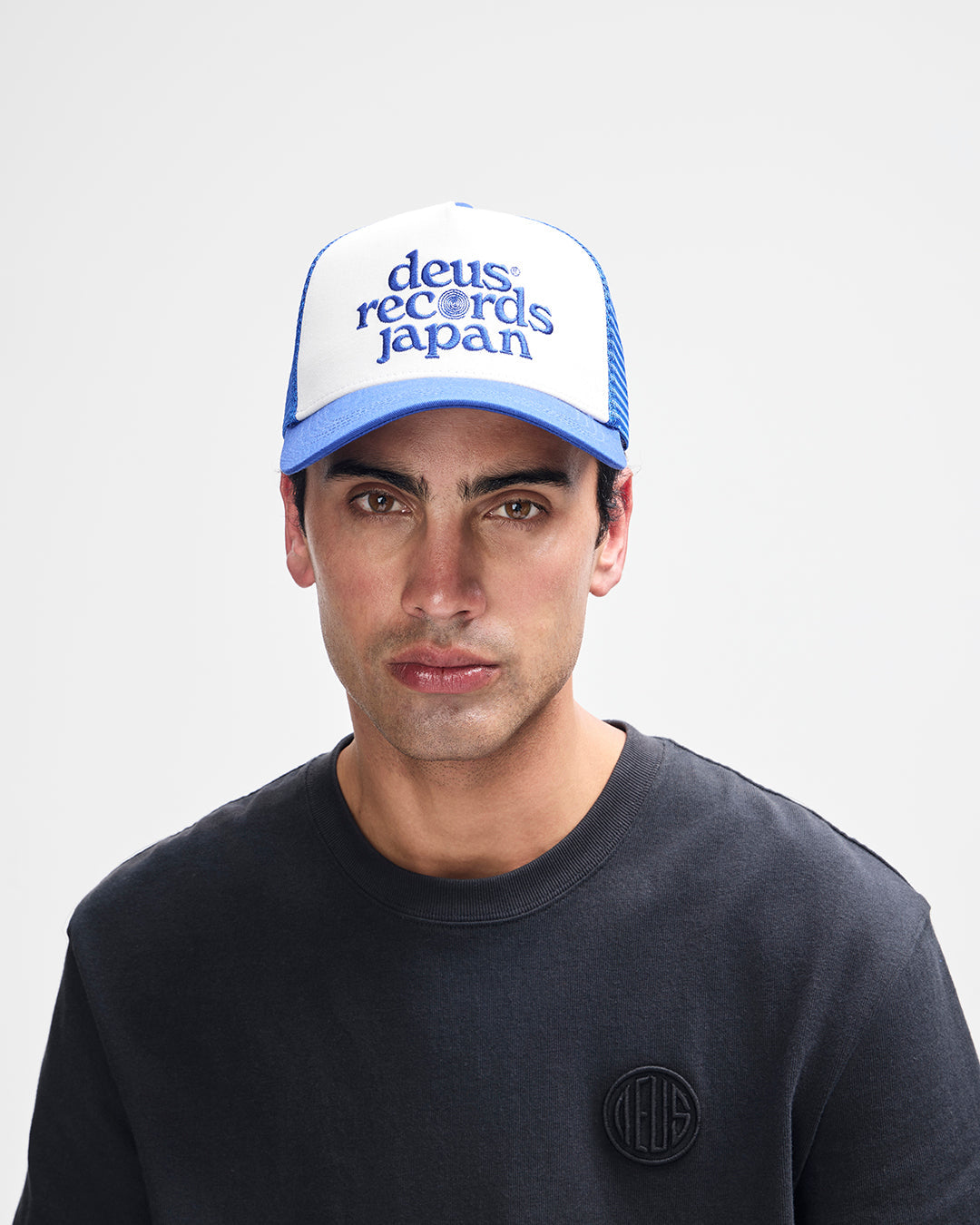 D261MHA198-StrataTrucker-DaphneBlue|Model