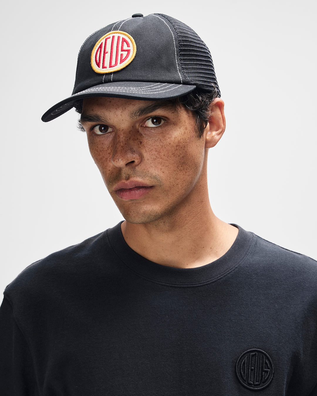 D261MHA332-PillTrucker-Black|Model