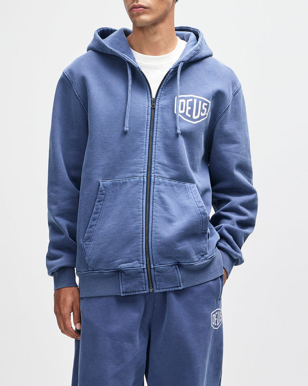 D261MHD187-ShieldGarmentDyedZipHood|Model