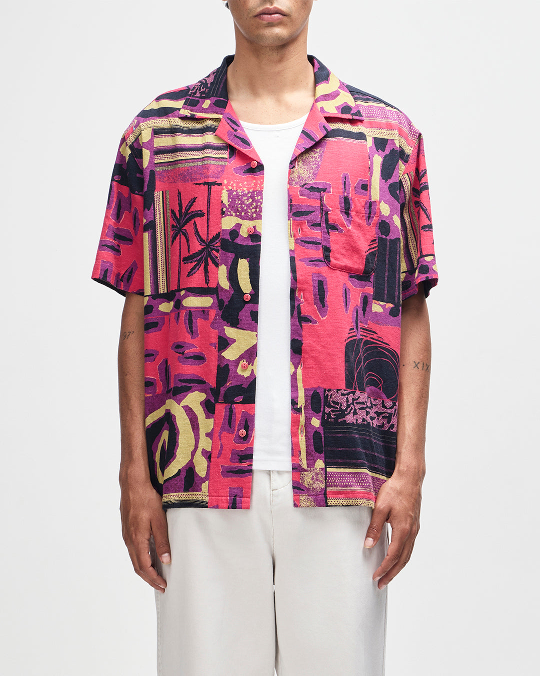 D261MSH525-FreamonShirt-MelonRed|Model