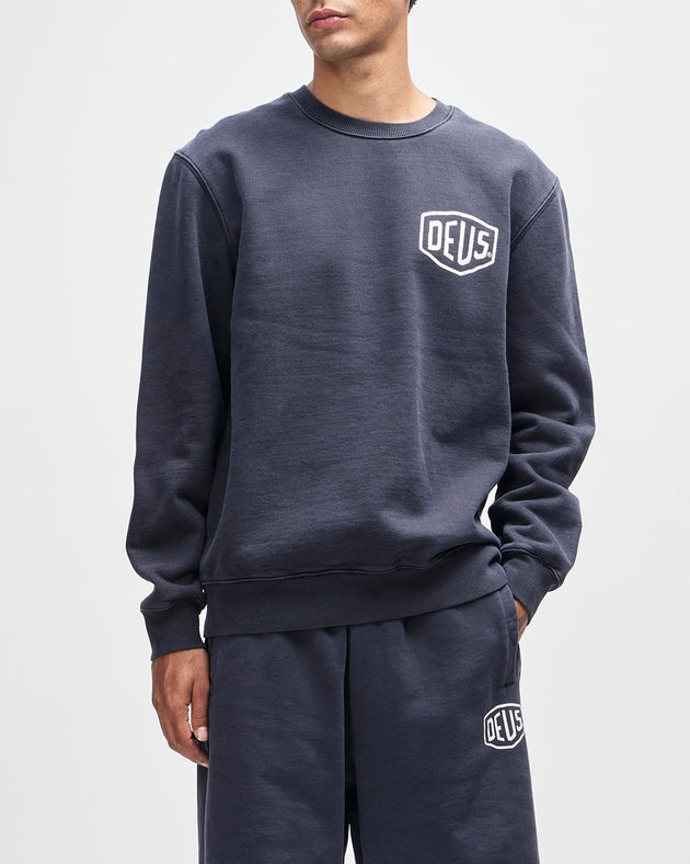 D261MSW186-ShieldGarmentDyedCrew|Model