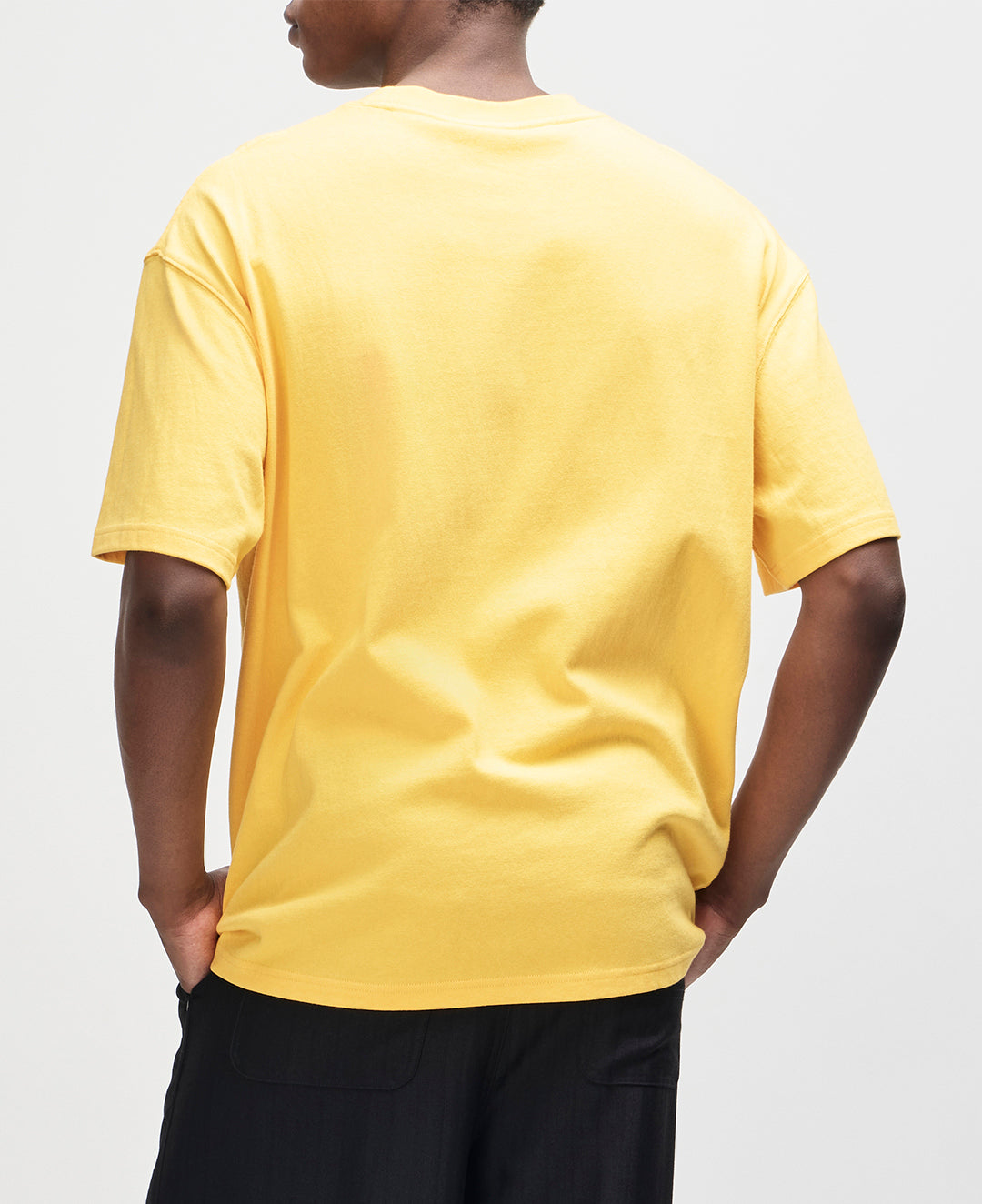 D261MTS181-SmileTee|Model