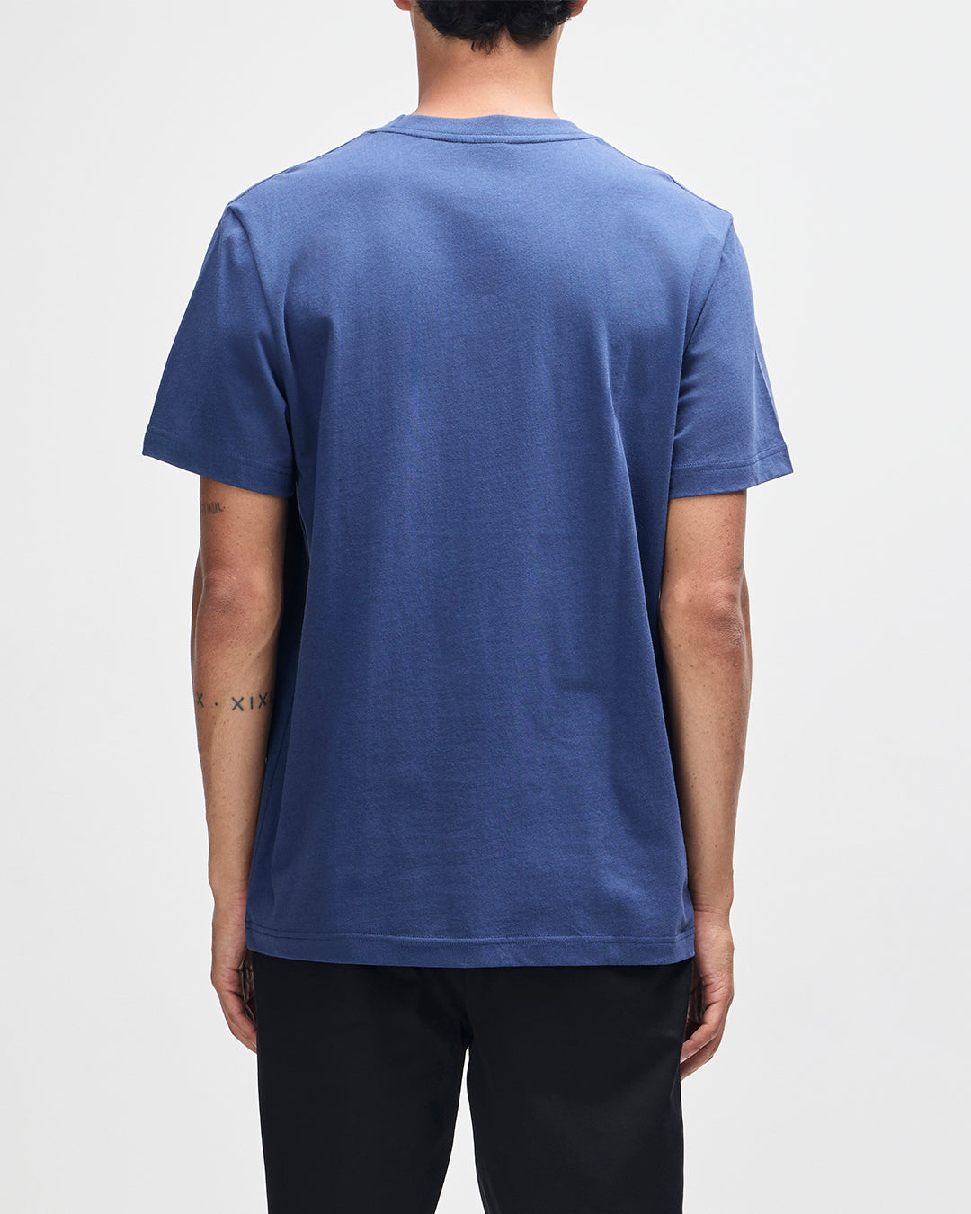 D261MTS189-ShieldStandardTee|Model