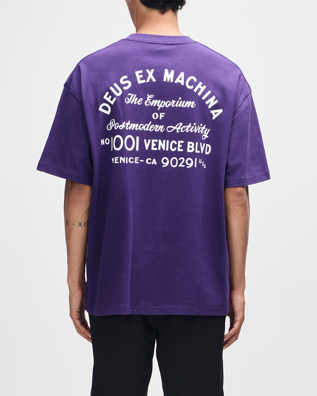 D261MTS199-VeniceSignTee|Model