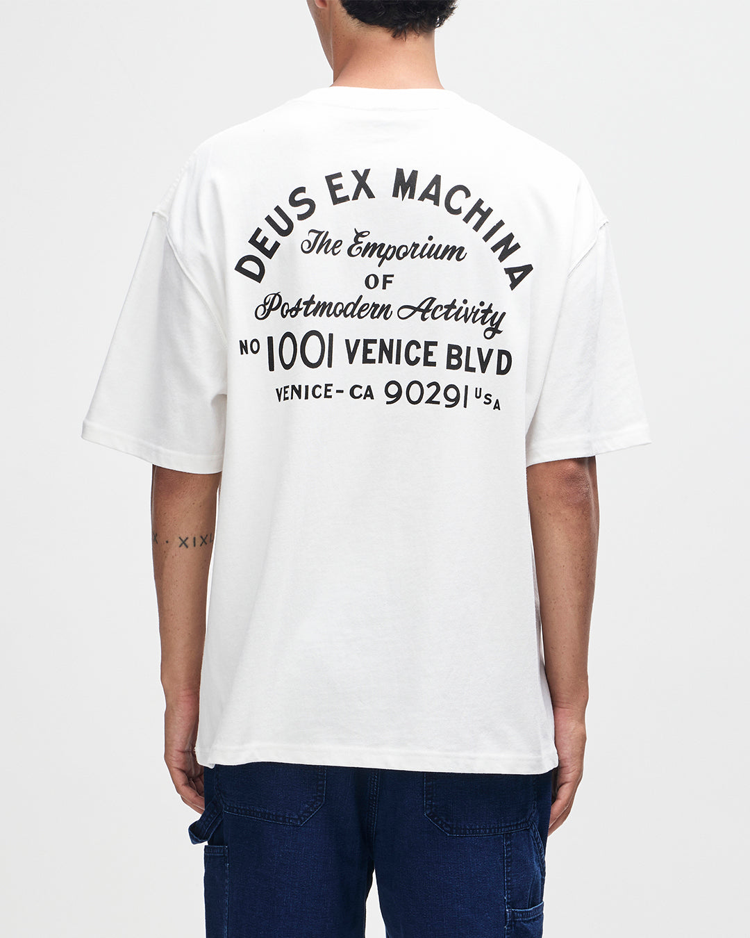 D261MTS199-VeniceSignTee-White|Model