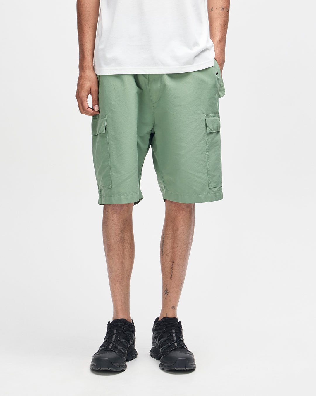 D261MWK309-RemiCargoShort-Loden|Model