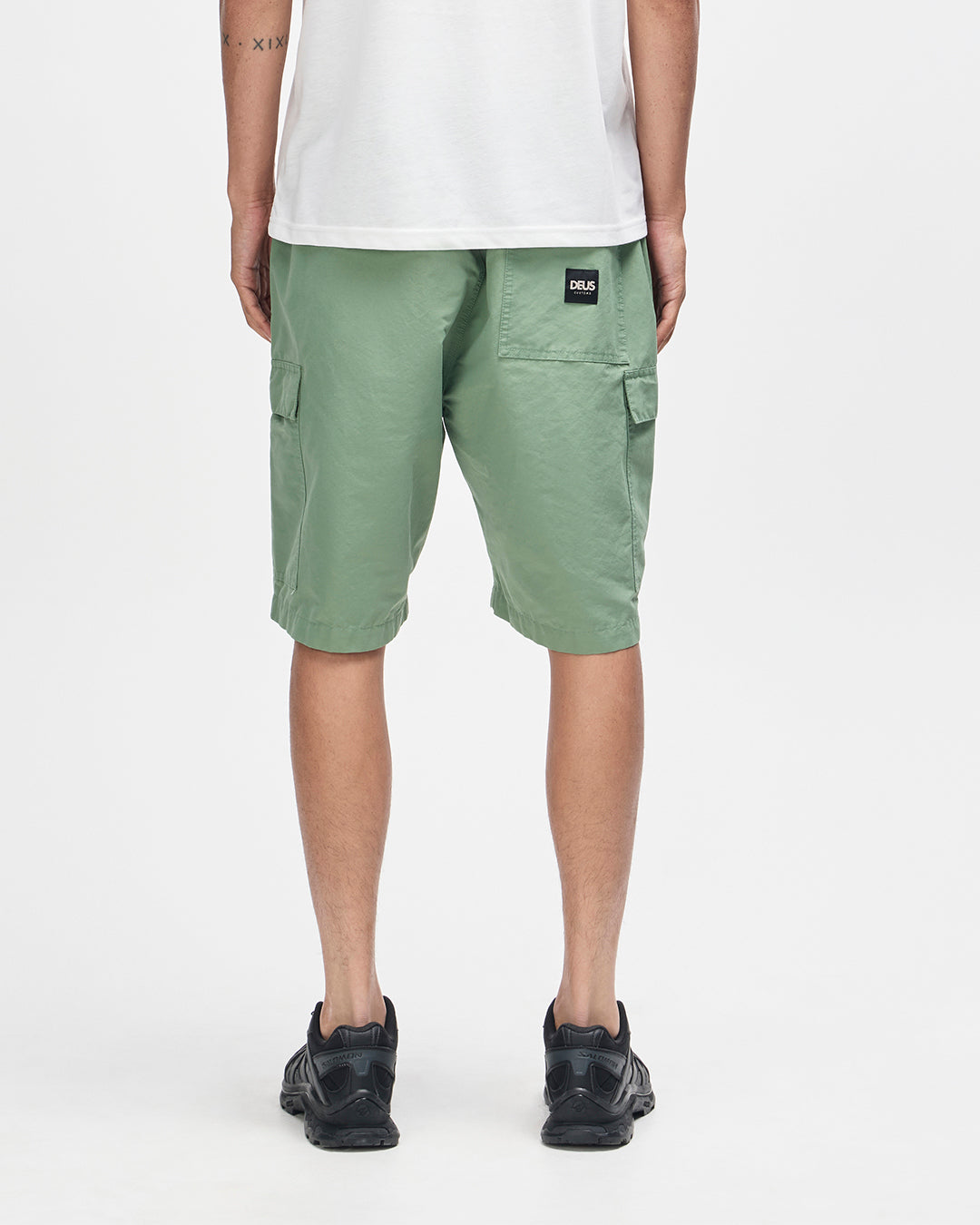 D261MWK309-RemiCargoShort-Loden|Model