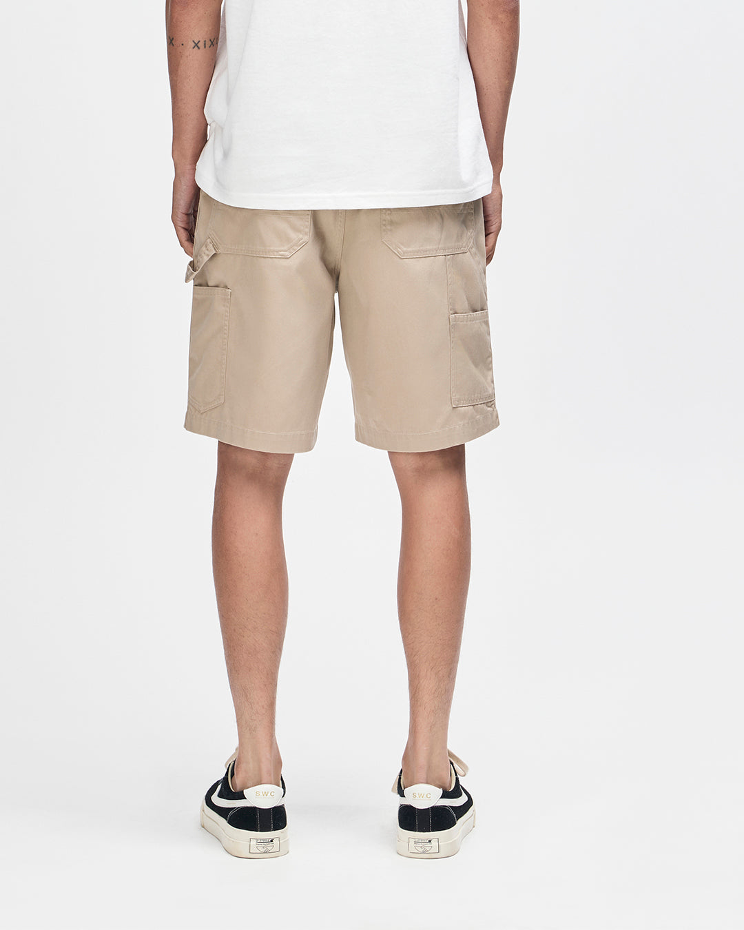 service-short-khaki|Model