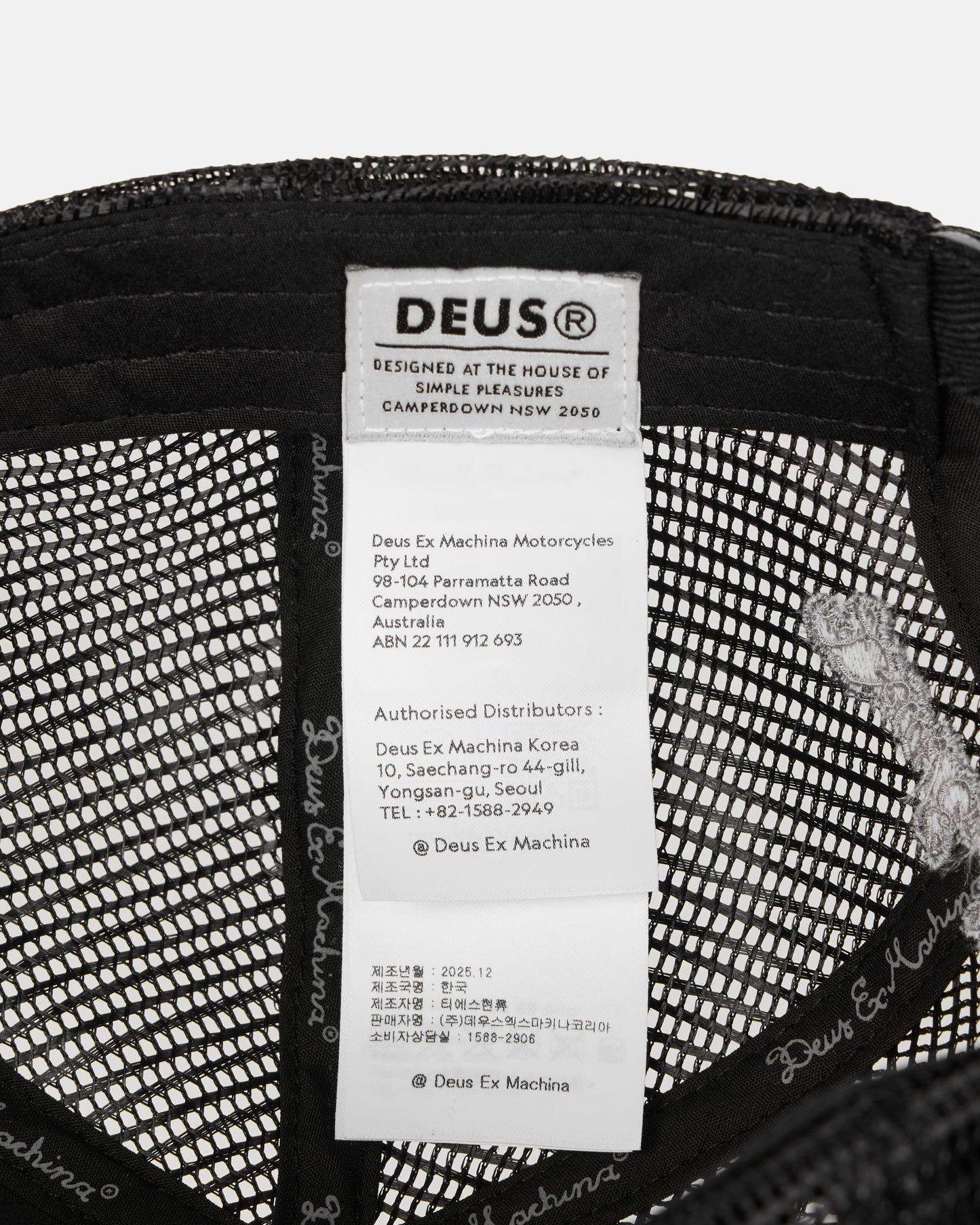 D261UHA020-SeoulScriptAddressCap|Flatlay