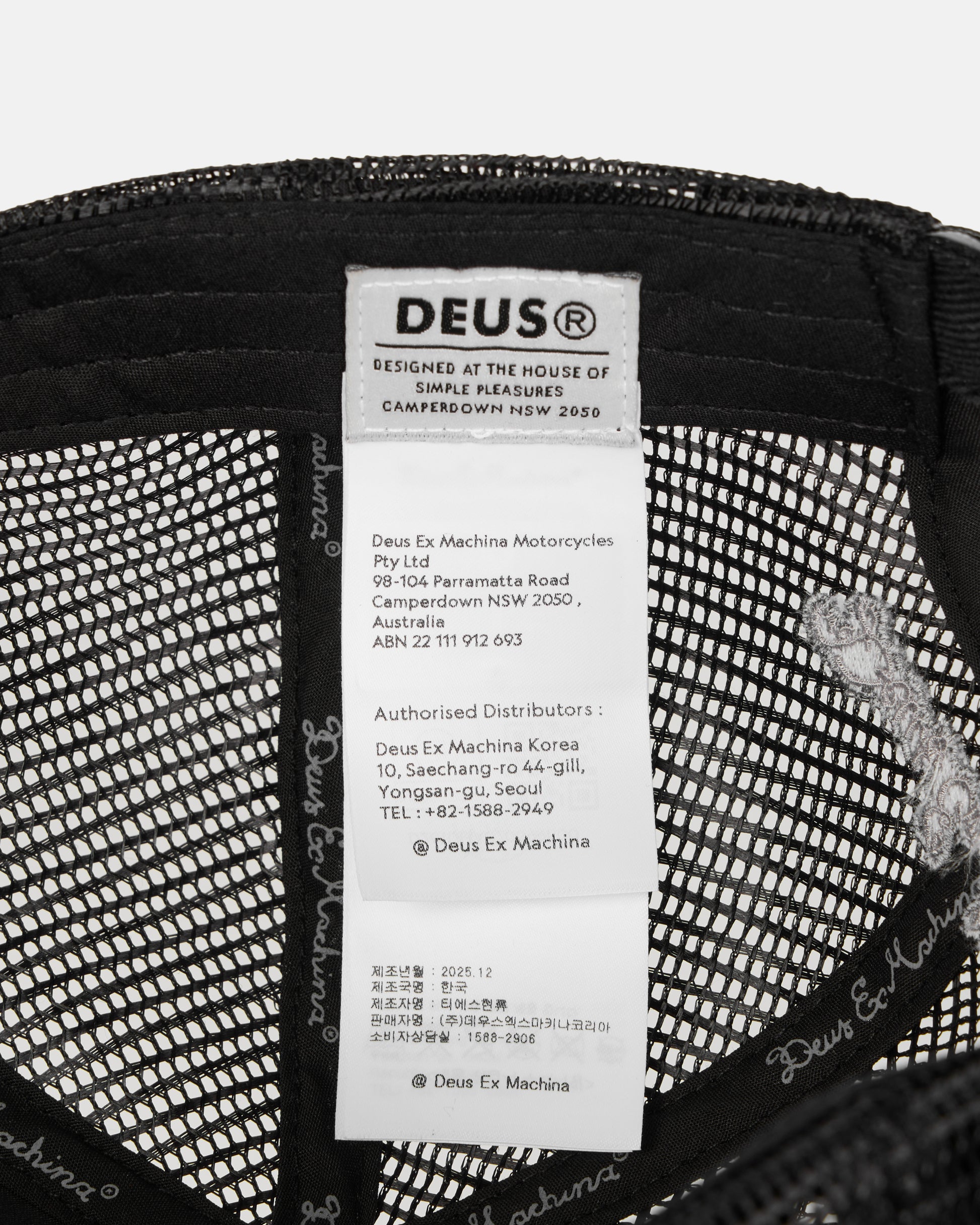 D261UHA020-SeoulScriptAddressCap|Flatlay