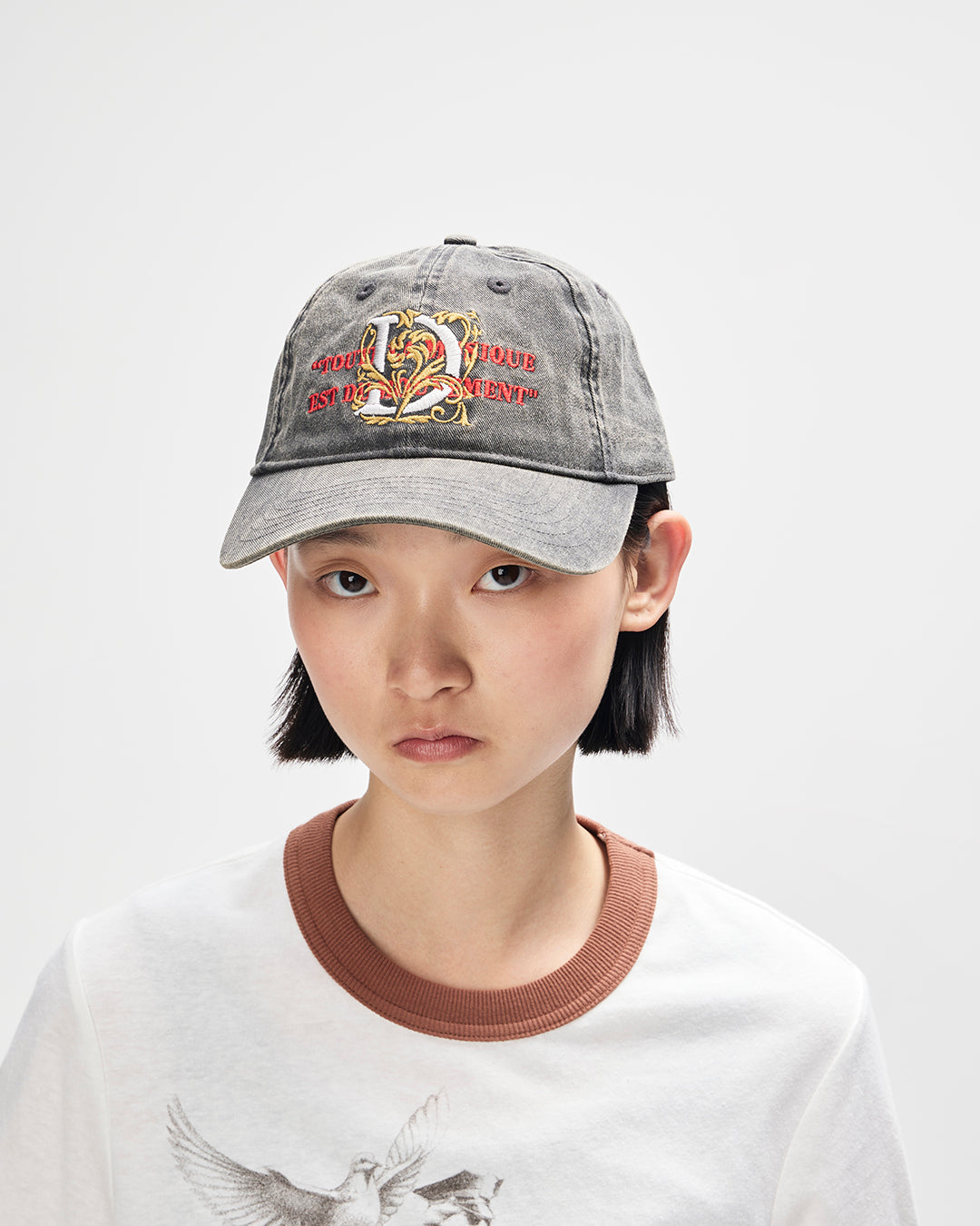 D261UHA724-Decorative Cap-Anthracite|Flatlay