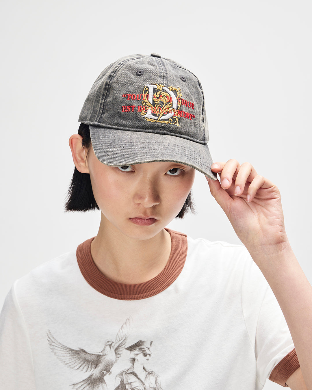 D261UHA724-Decorative Cap-Anthracite|Flatlay