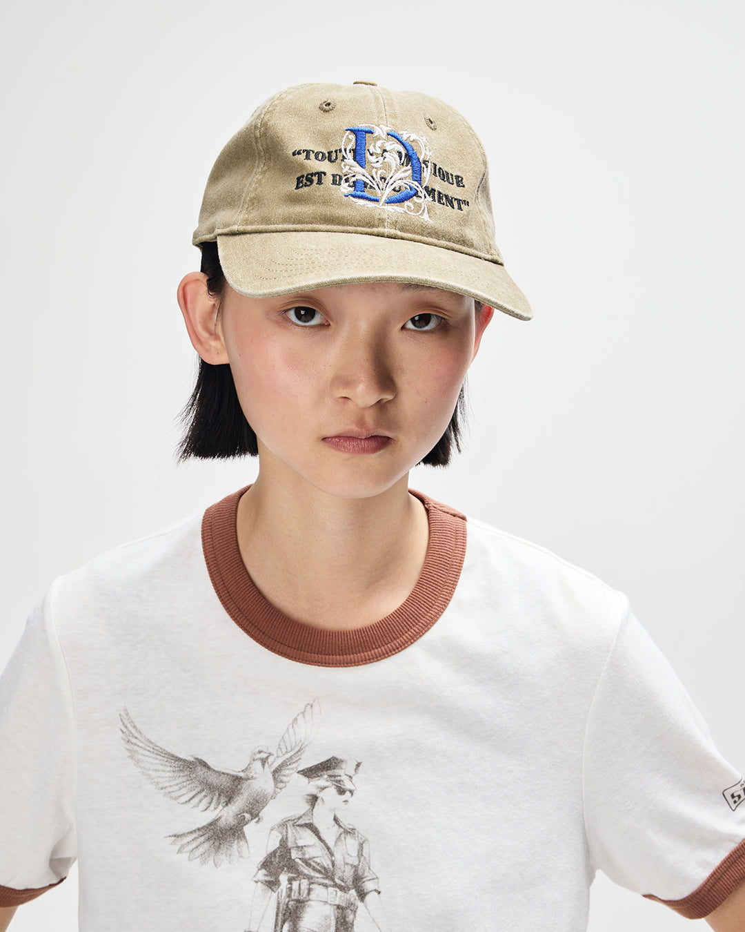 D261UHA724-DecorativeCap|Model