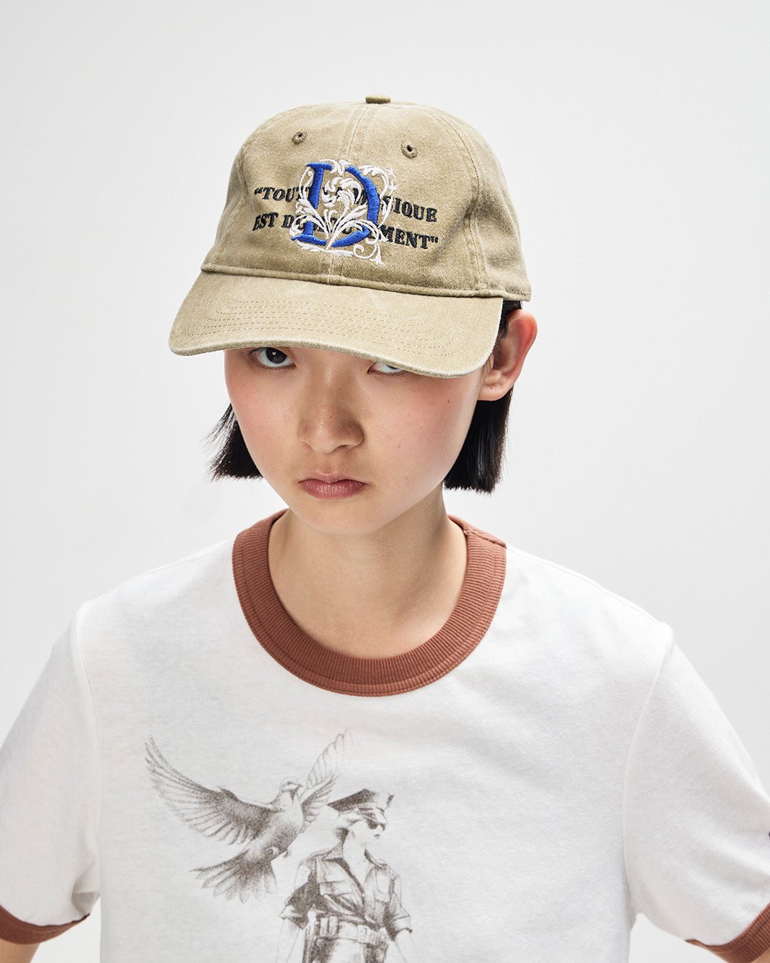 D261UHA724-DecorativeCap|Model