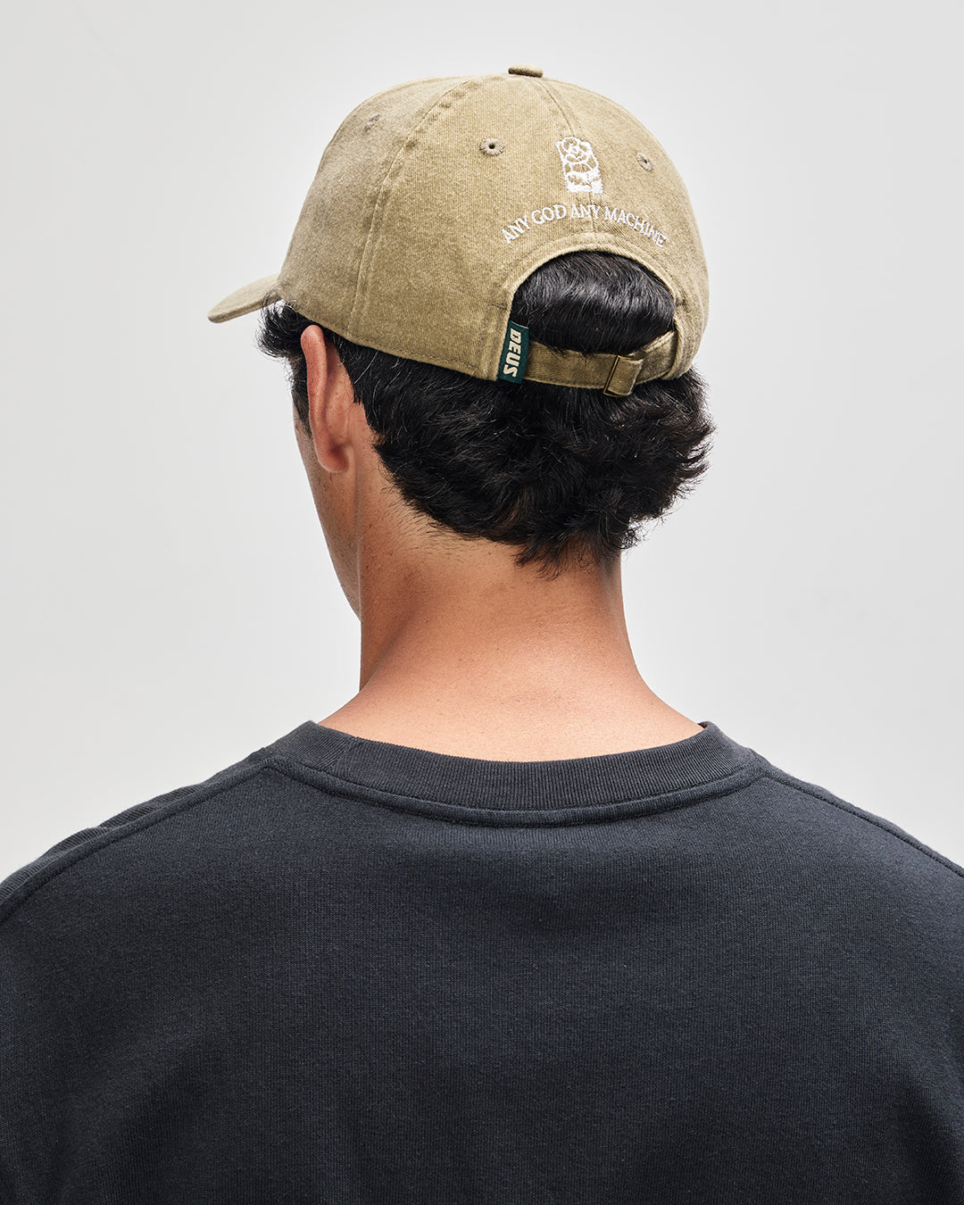 D261UHA724-DecorativeCap|Model