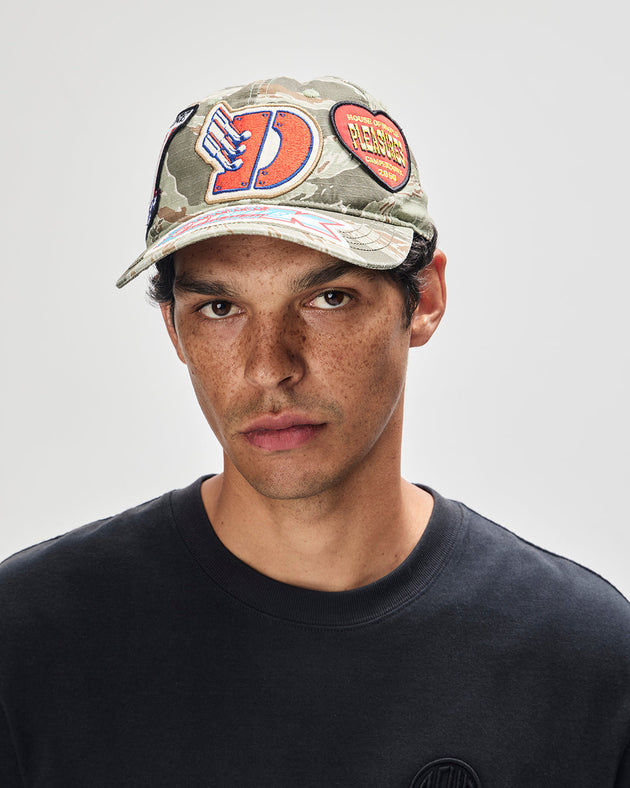 D261UHA725-Hide_SeekCap|Model