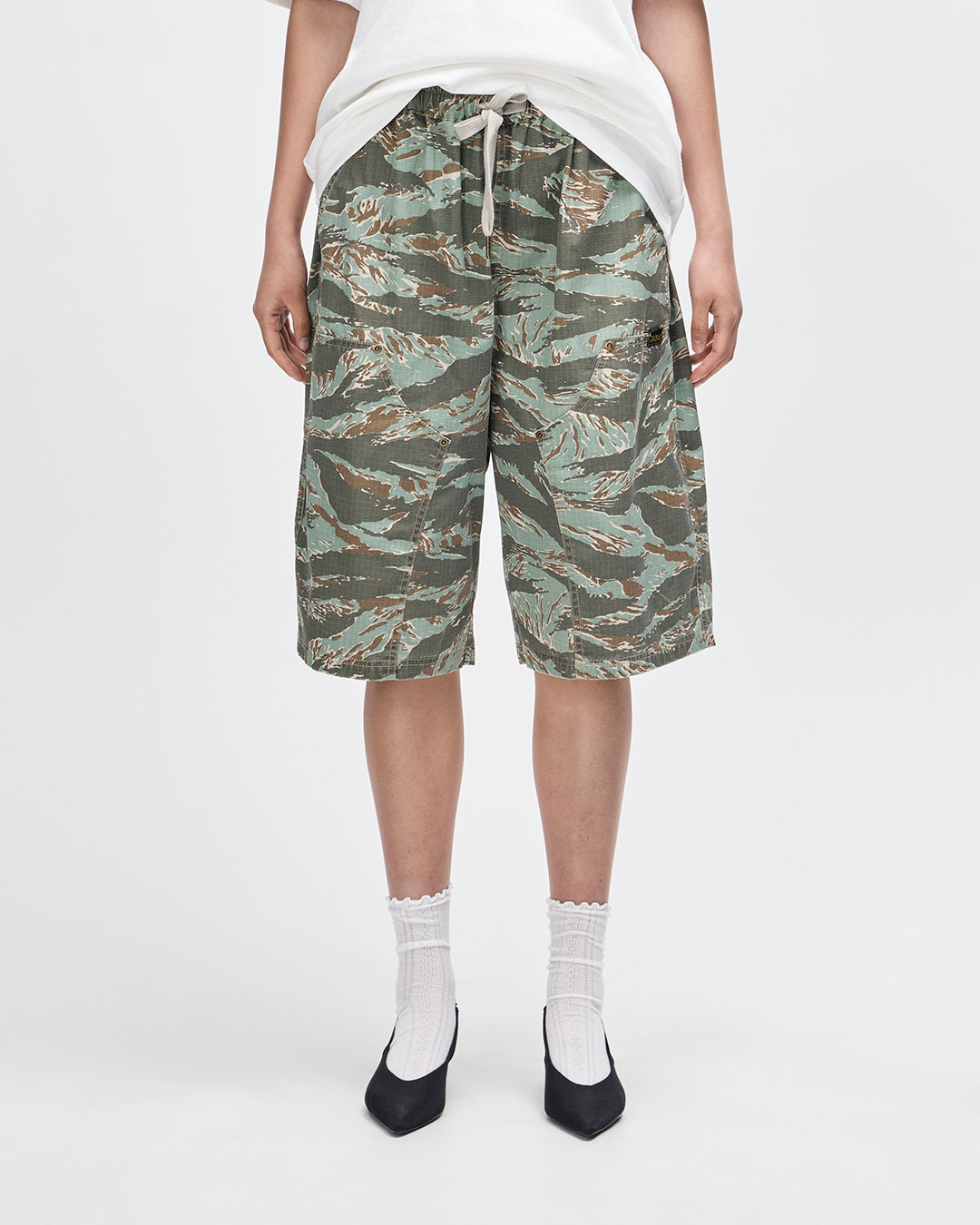 D261UWK706-UnforseenShort|Model