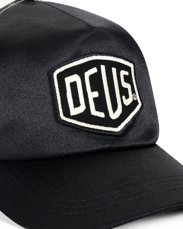 Paris Shield Trucker