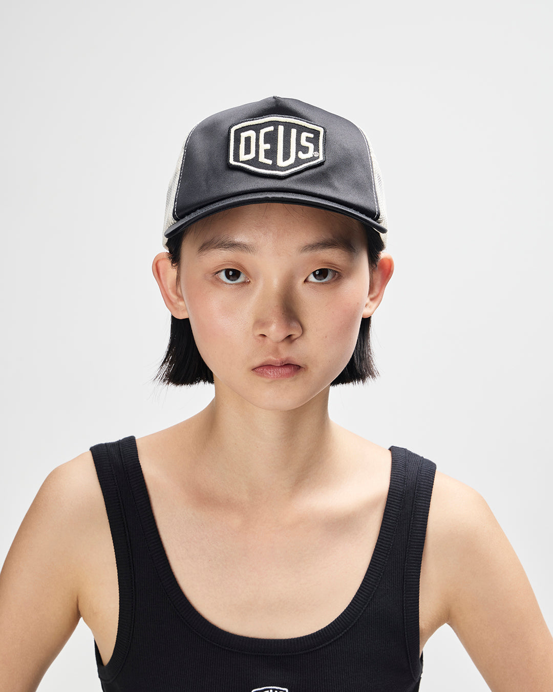 D261WHA846-ParisShieldTrucker|Model