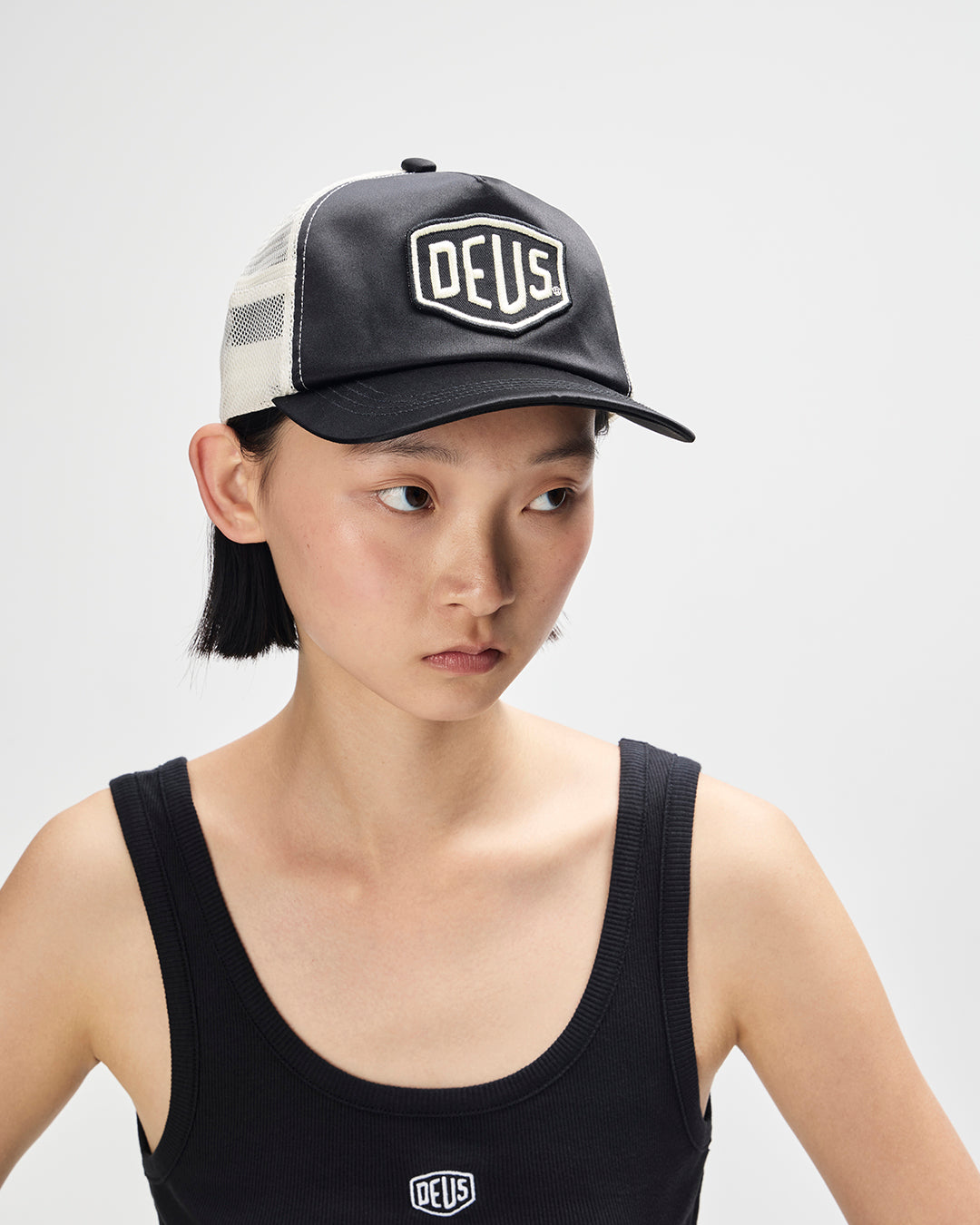 Paris Shield Trucker